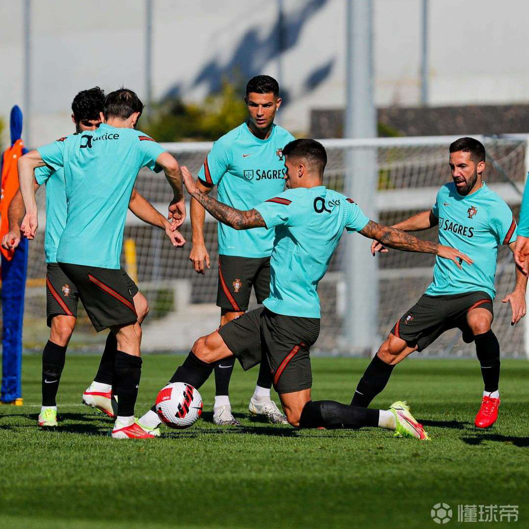 丹麦国家队积极备战下一轮比赛，冲刺晋级