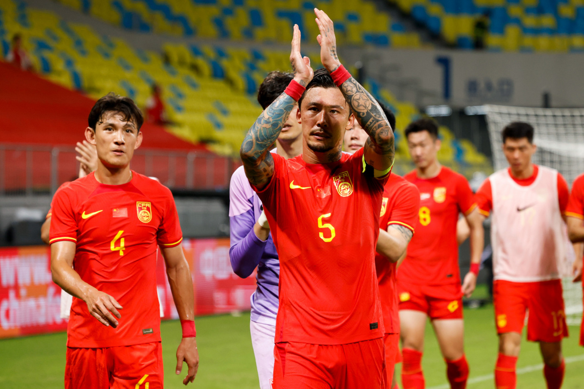 中国足球联赛轰动全民，球员们备战状态良好的简单介绍